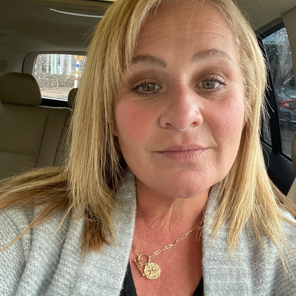 Meet your Posher, Andrea - Picture 5 of 9